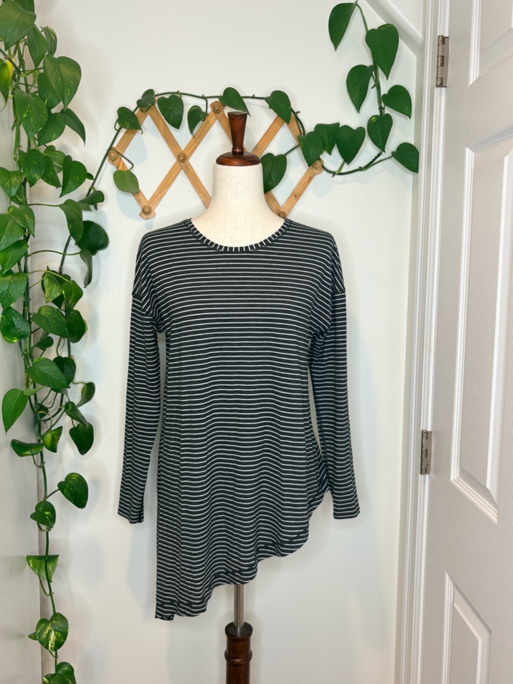 Lululemon to the Point Long Sleeve Shirt Modern Stripe Heathered Black White